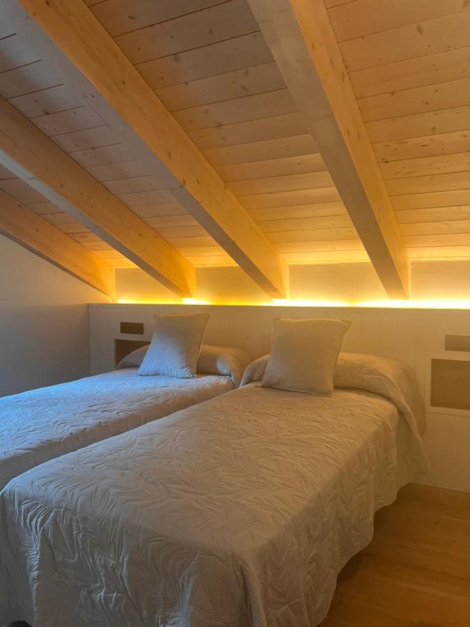 Apartamentos Turisticos: Tu Casa En Sahun エクステリア 写真