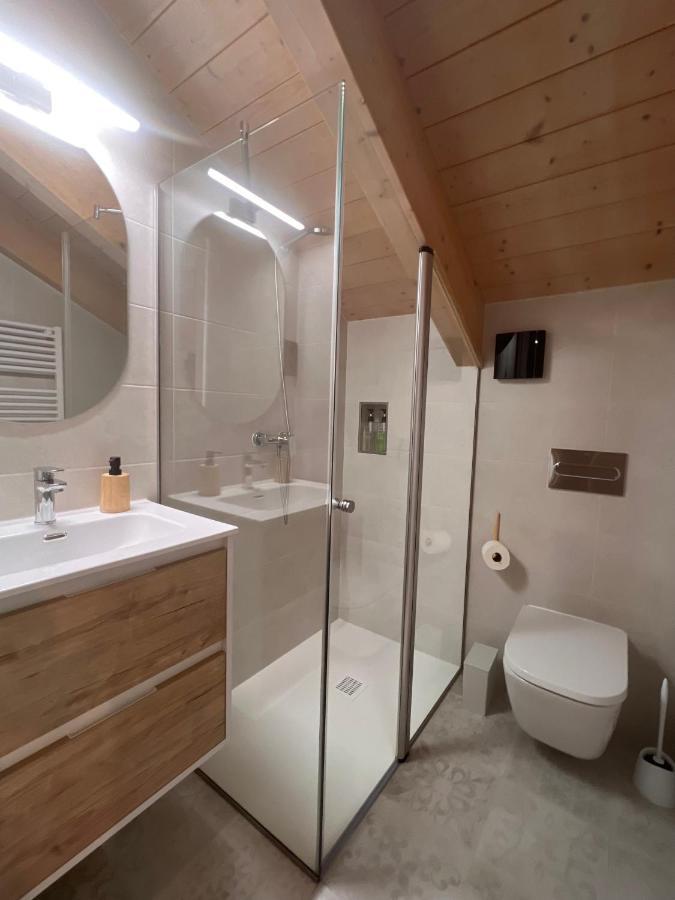 Apartamentos Turisticos: Tu Casa En Sahun エクステリア 写真