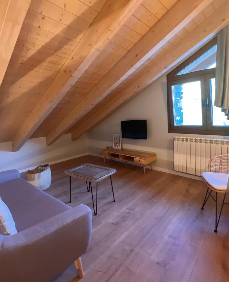 Apartamentos Turisticos: Tu Casa En Sahun エクステリア 写真
