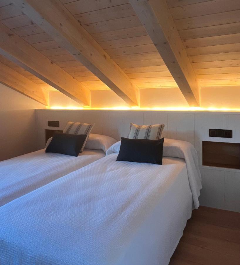 Apartamentos Turisticos: Tu Casa En Sahun エクステリア 写真