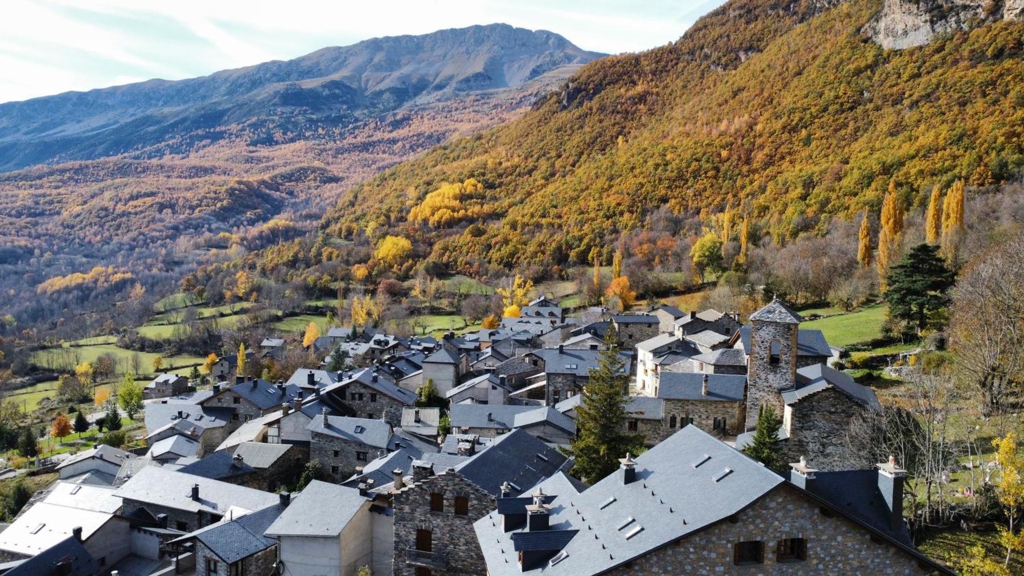 Apartamentos Turisticos: Tu Casa En Sahun エクステリア 写真